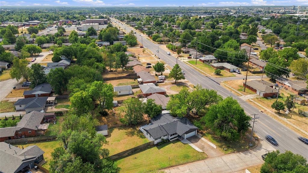 2000 S Boulevard Property Photo 42
