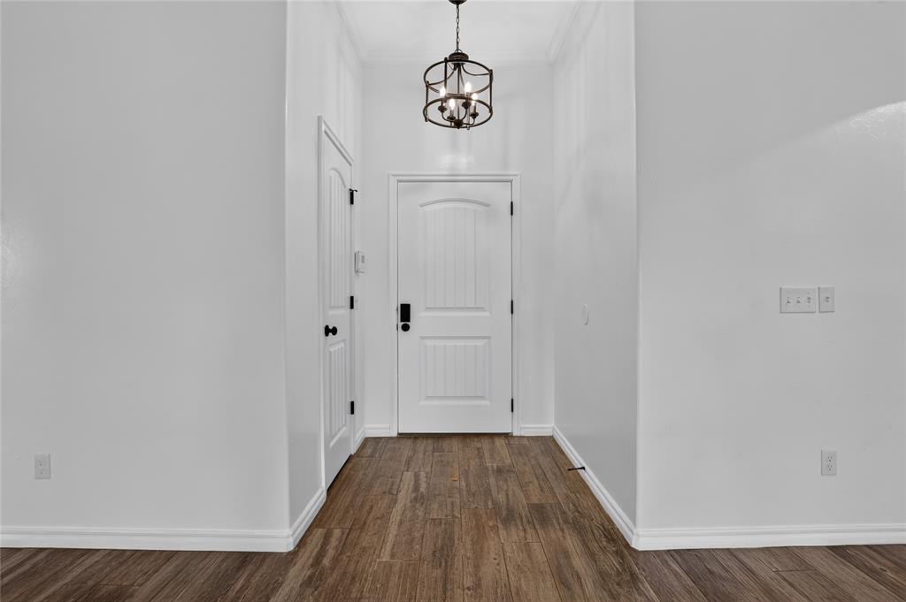 6516 Nw 158th Street Property Photo 4