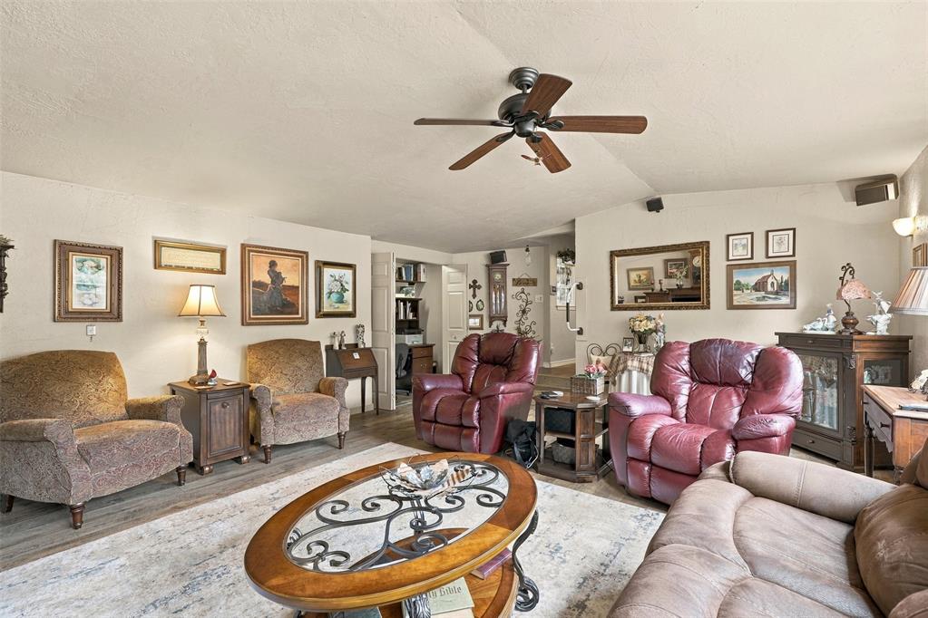 22632 James Avenue Property Photo 10