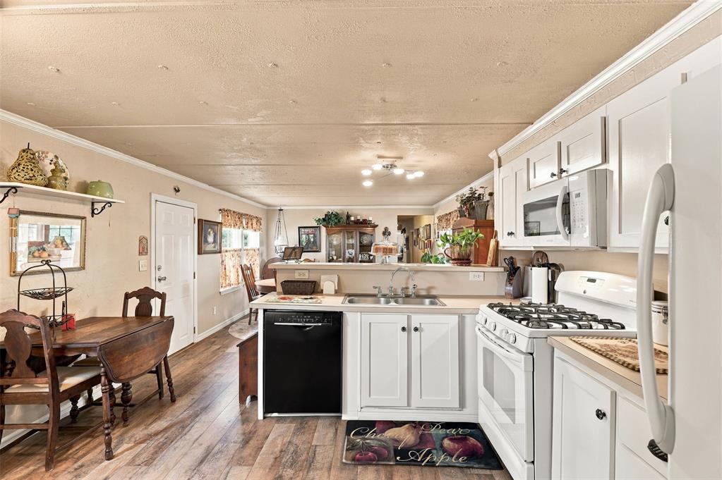 22632 James Avenue Property Photo 15