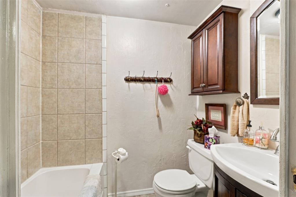 22632 James Avenue Property Photo 21