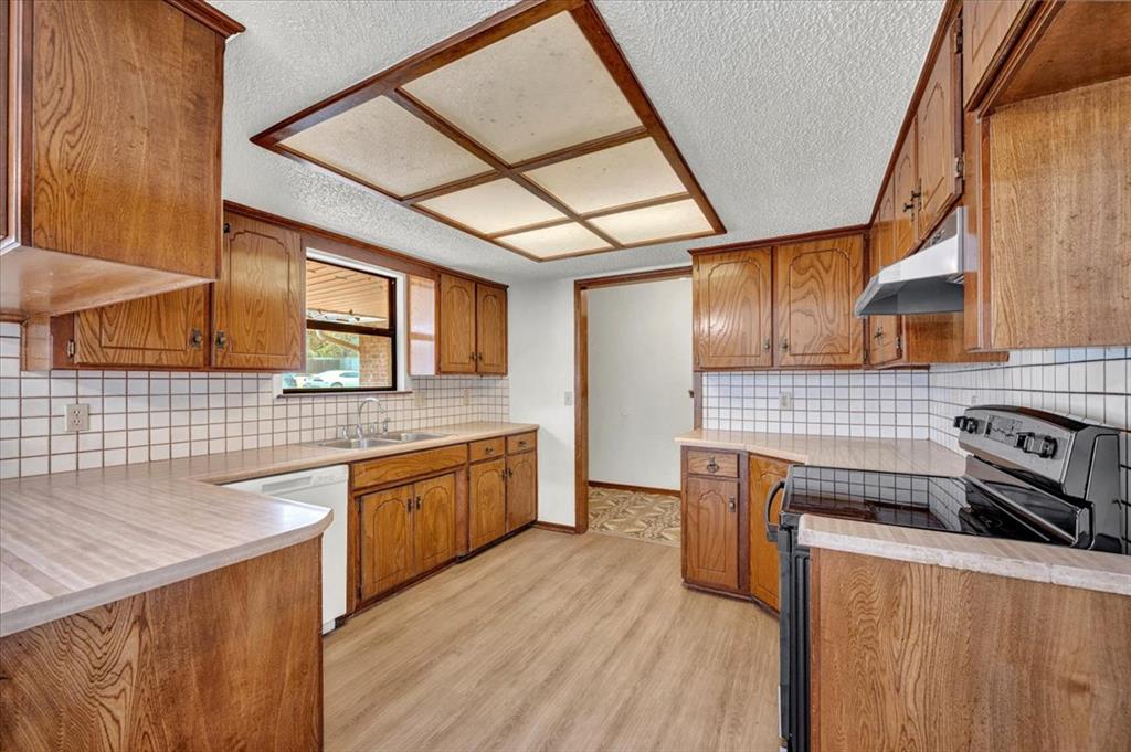 7813 Ambassador Road Property Photo 7