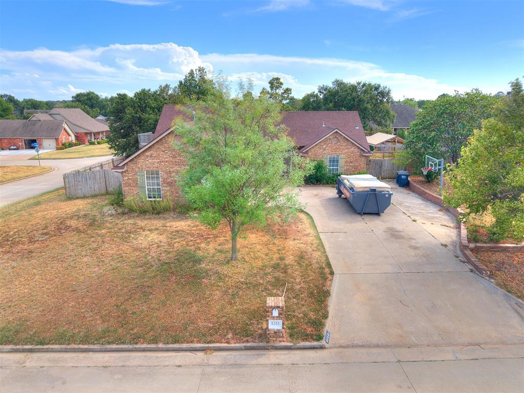 1311 Cambridge Drive Property Photo 2