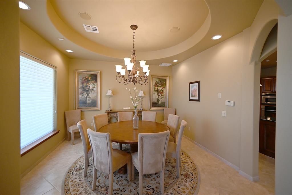 6015 N Chateau Court Property Photo 6