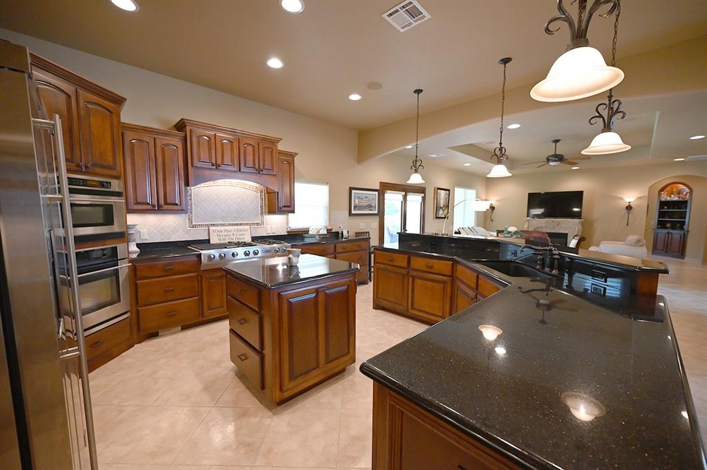 6015 N Chateau Court Property Photo 7