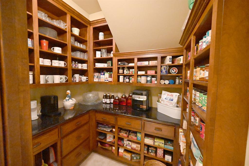 6015 N Chateau Court Property Photo 10