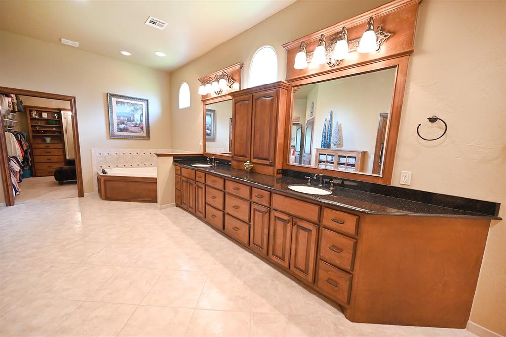6015 N Chateau Court Property Photo 20