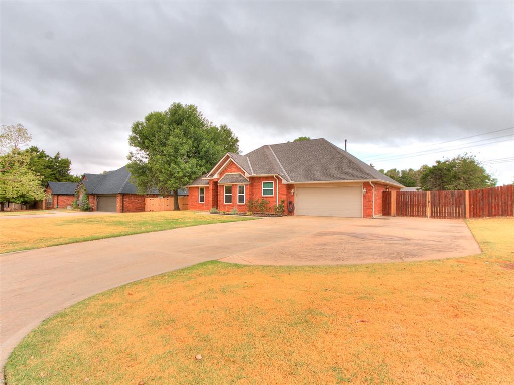 1533 E Persimmon Lane Property Photo 2