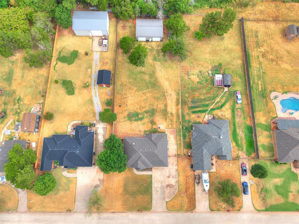 1533 E Persimmon Lane Property Photo 6
