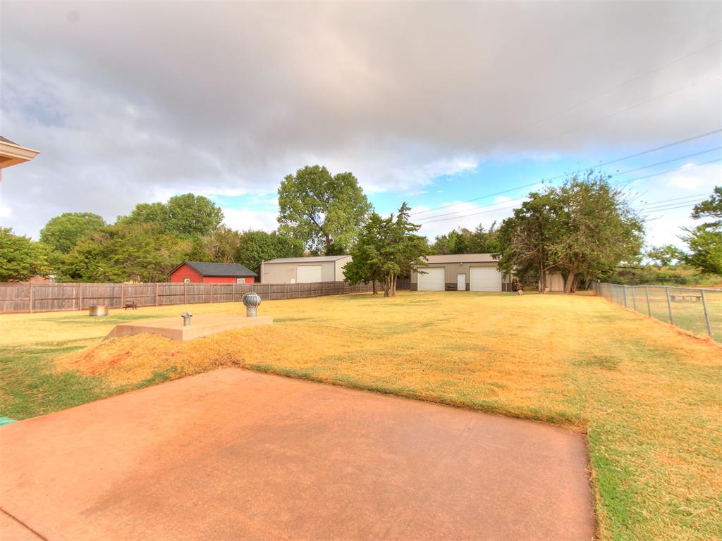 1533 E Persimmon Lane Property Photo 28