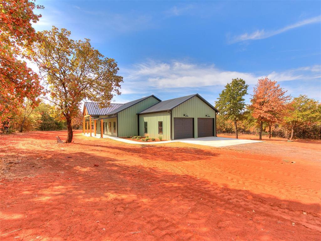 23083 Highland Lane Property Photo 5