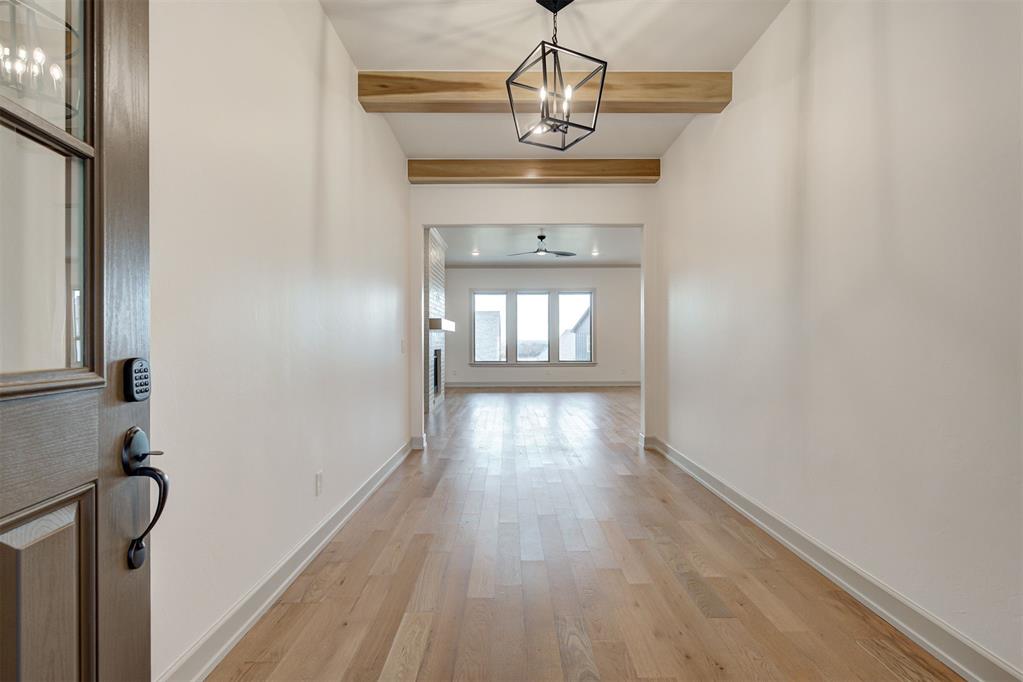 7916 Amber Ridge Drive Property Photo 3