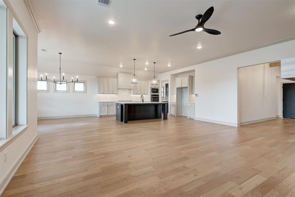 7916 Amber Ridge Drive Property Photo 8