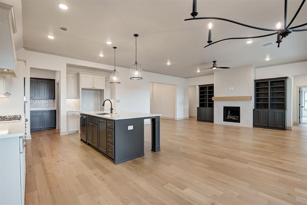 7916 Amber Ridge Drive Property Photo 14