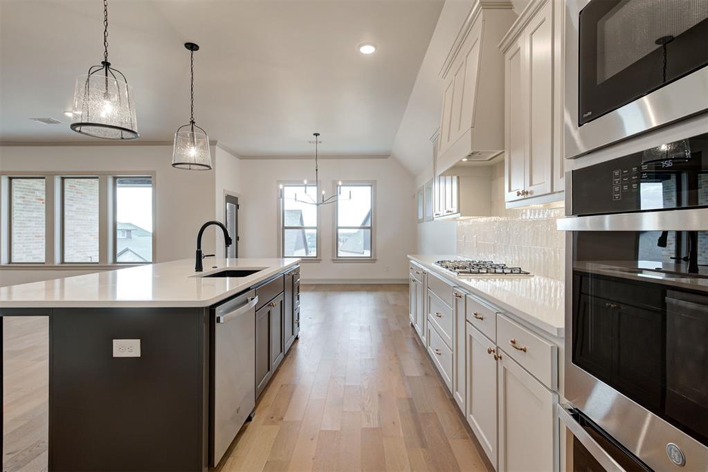 7916 Amber Ridge Drive Property Photo 15