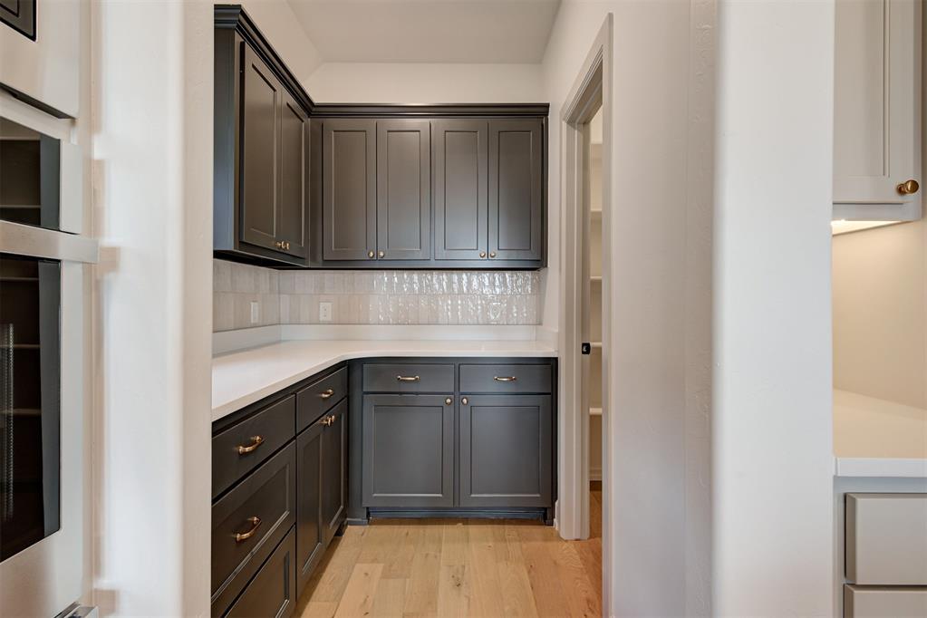 7916 Amber Ridge Drive Property Photo 18