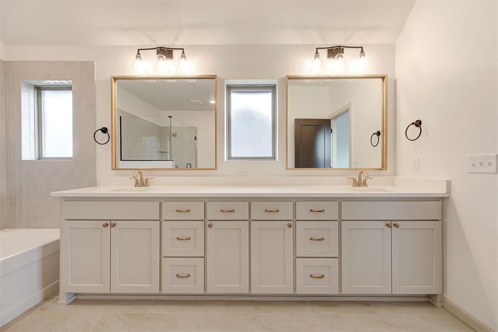7916 Amber Ridge Drive Property Photo 28