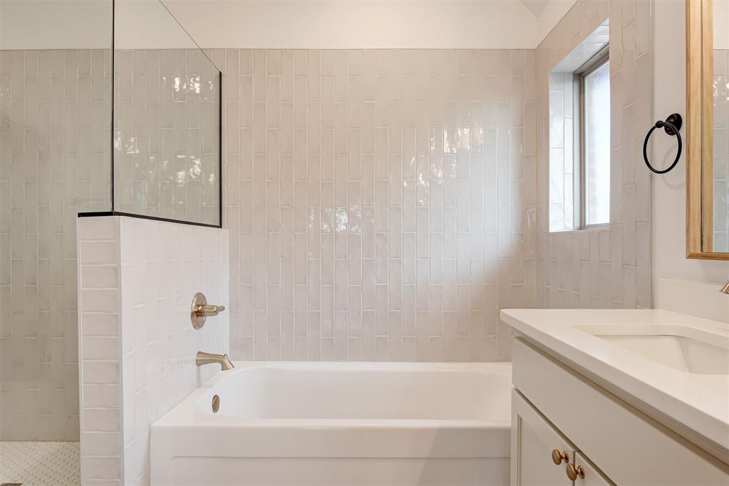 7916 Amber Ridge Drive Property Photo 29