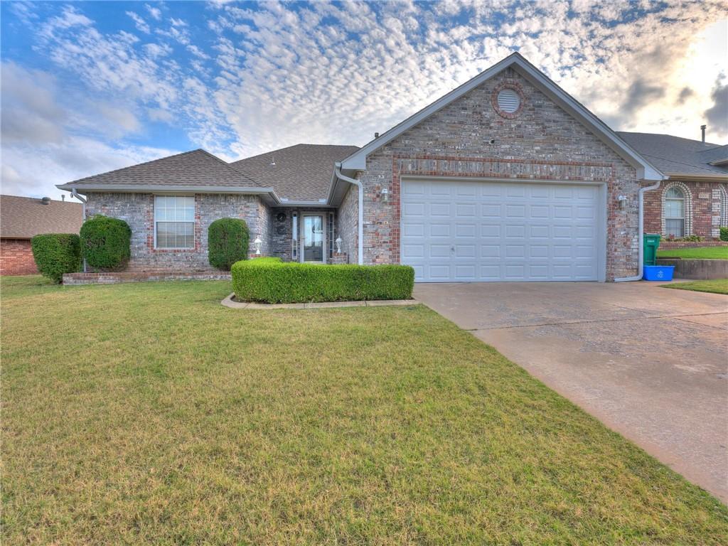 1004 SW 127th Place Property Photo 1