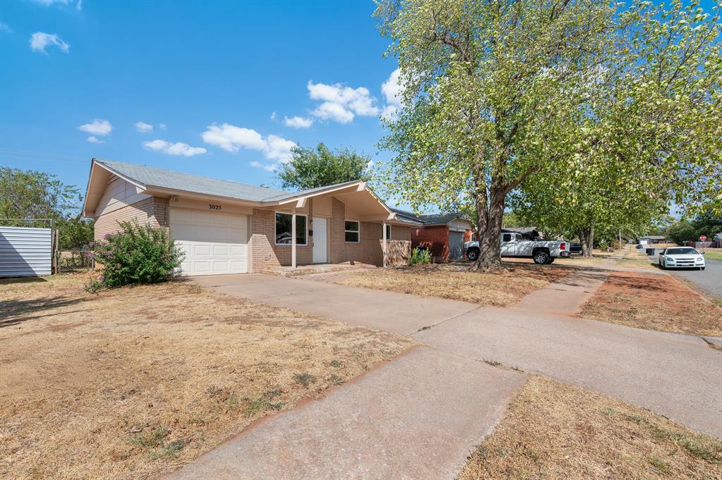 3025 Se 51st Street Property Photo 2