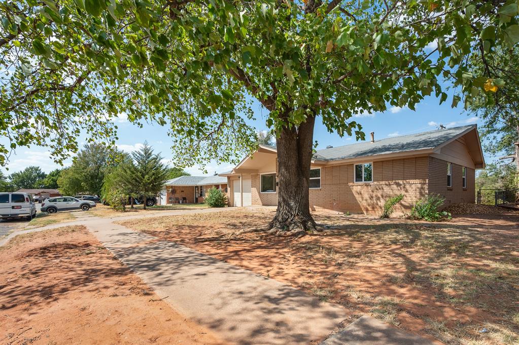 3025 Se 51st Street Property Photo 3