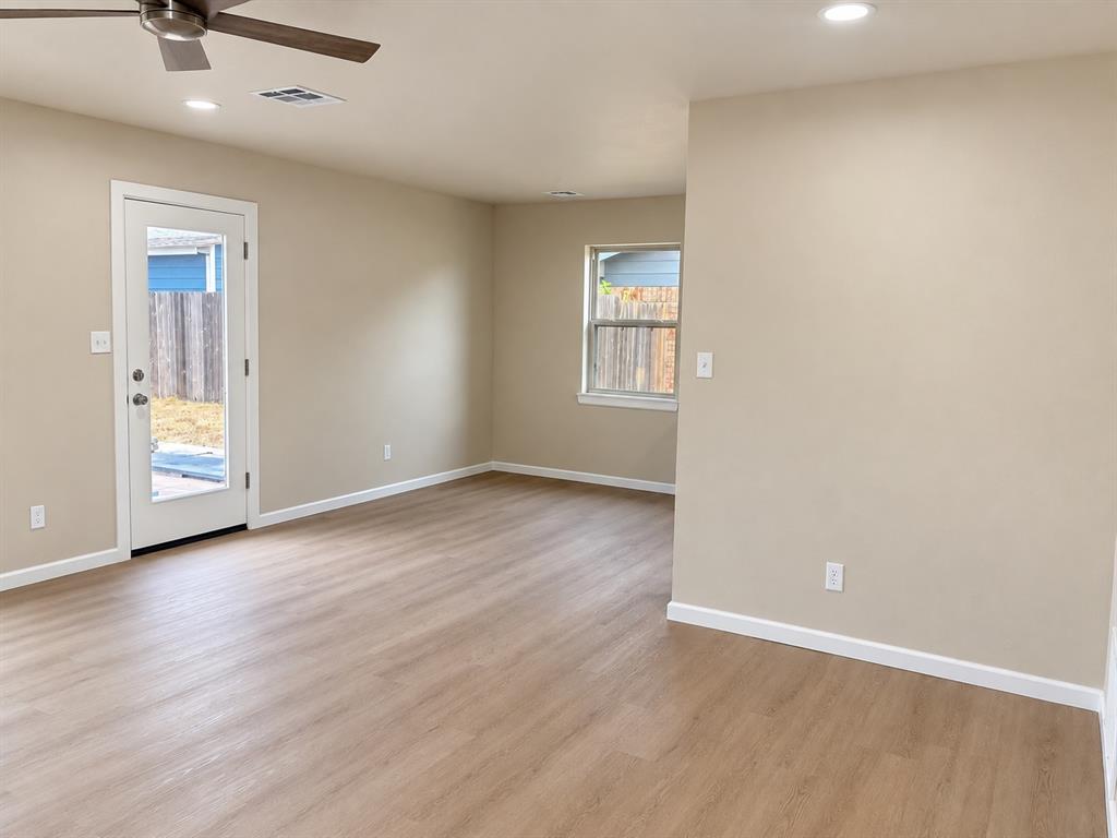 709 Polk Street Property Photo 8