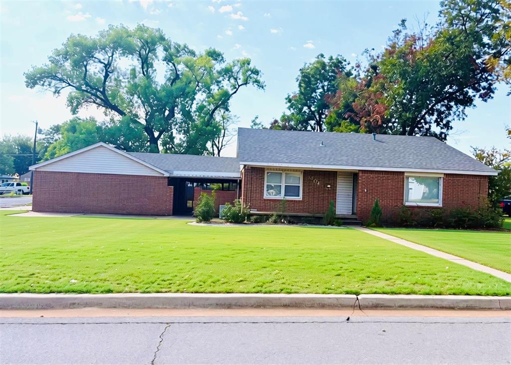 1204 W C Avenue Property Photo 1