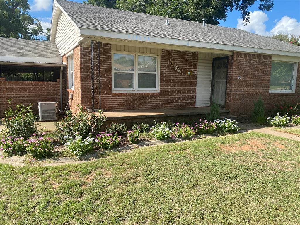 1204 W C Avenue Property Photo 3