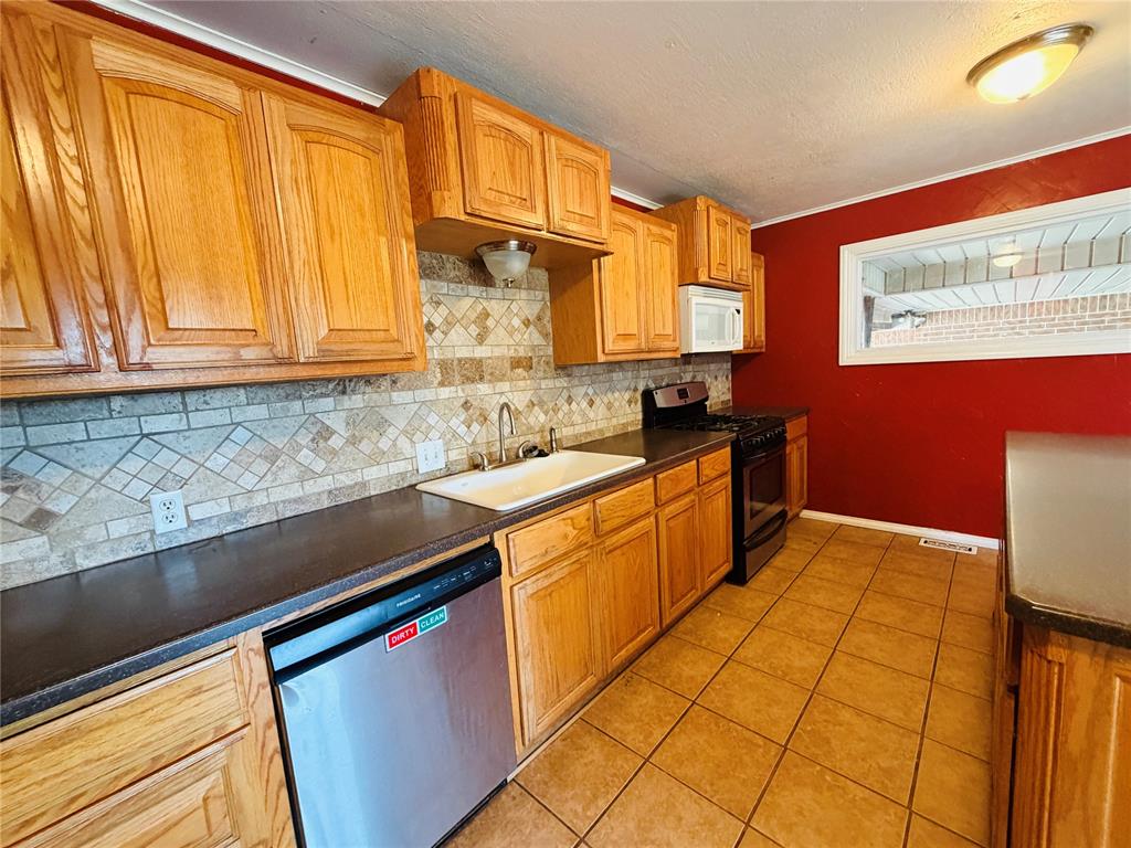 1204 W C Avenue Property Photo 6
