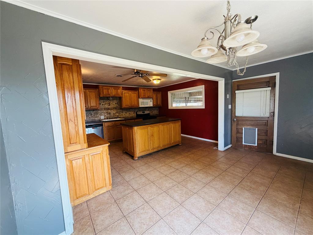 1204 W C Avenue Property Photo 7