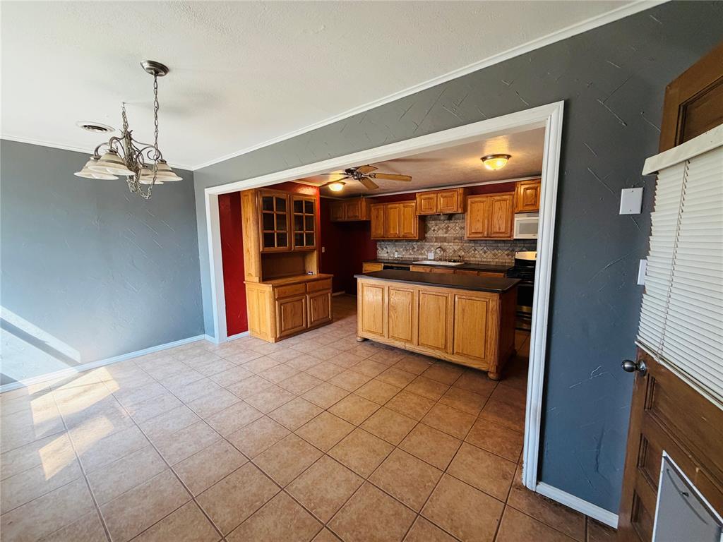1204 W C Avenue Property Photo 8