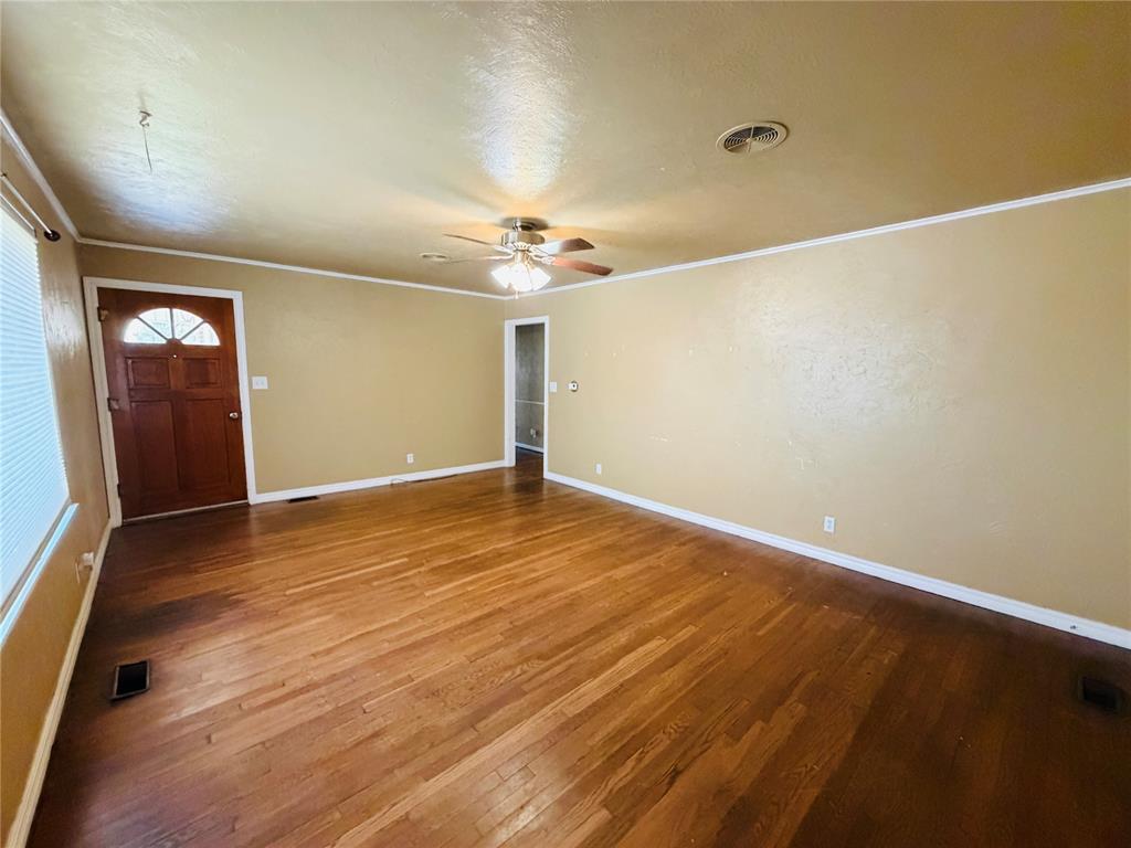 1204 W C Avenue Property Photo 9