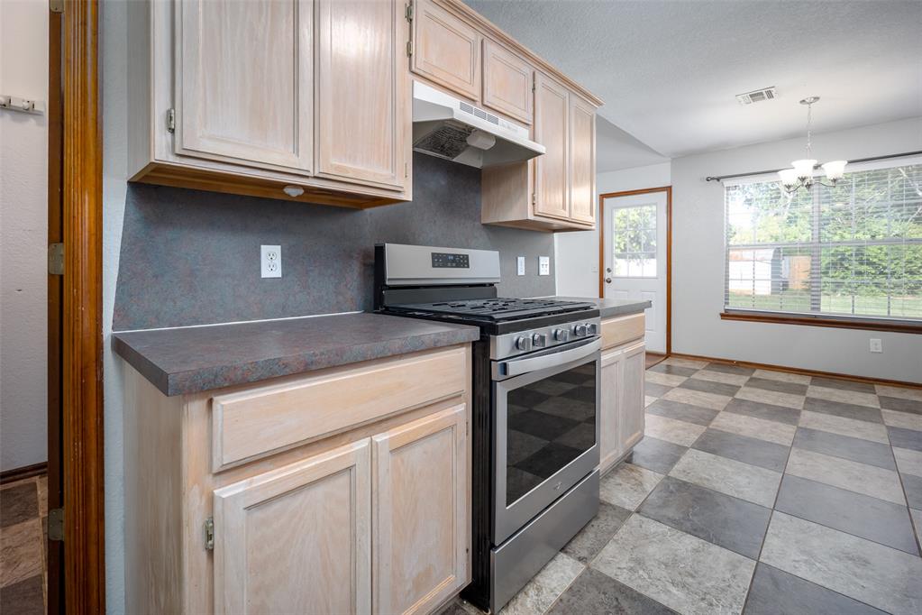 424 Crest Place Property Photo 6