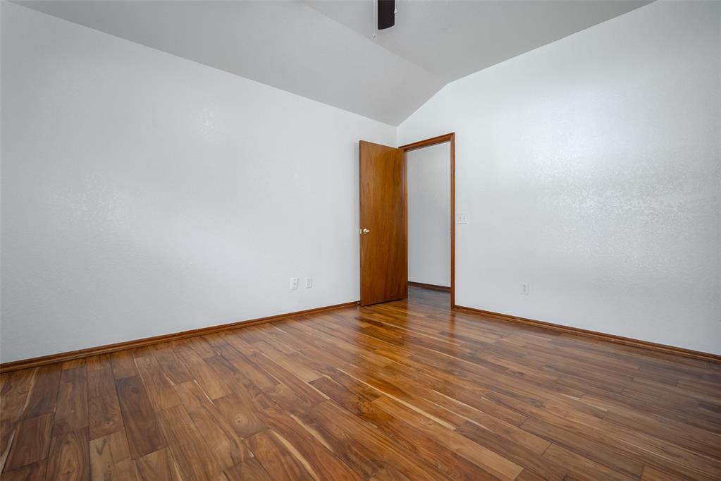424 Crest Place Property Photo 12