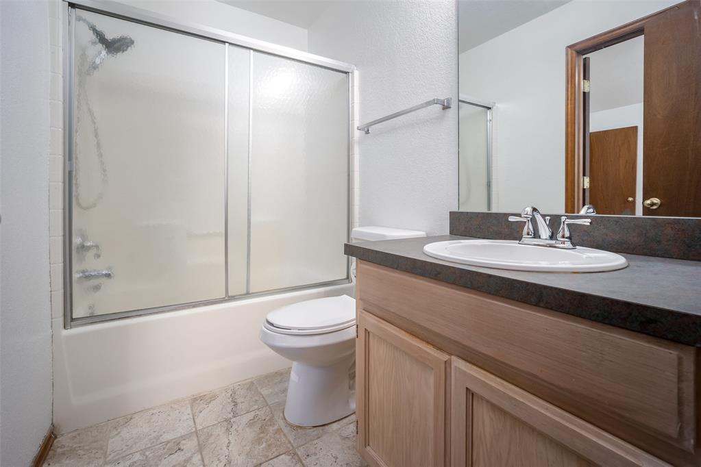424 Crest Place Property Photo 13