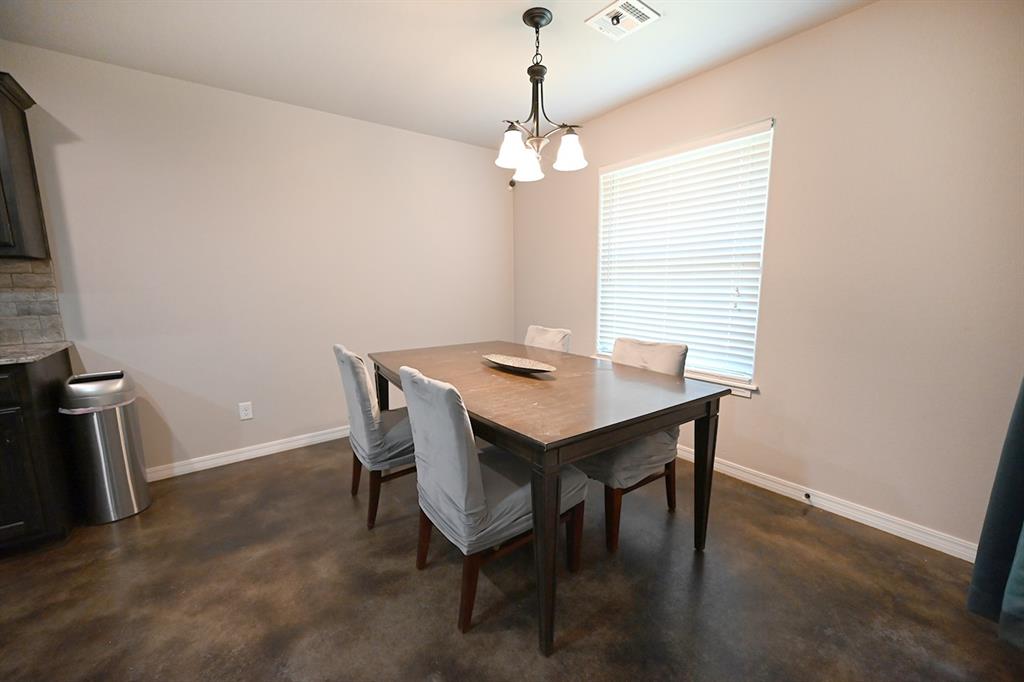 204 N Boardwalk Street Property Photo 5