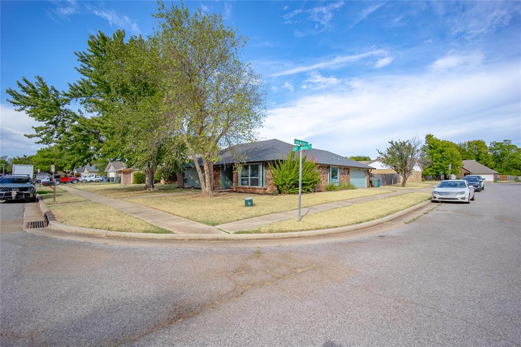 1724 Still Water Lane Property Photo 3