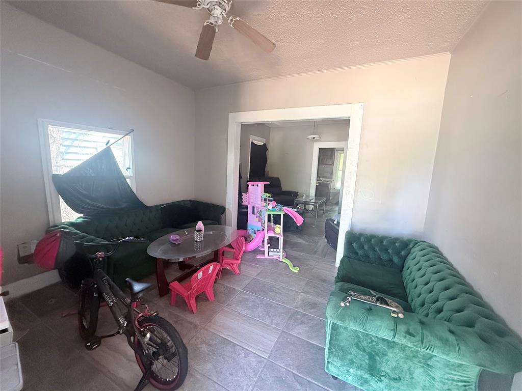 1250619 Property Photo 2