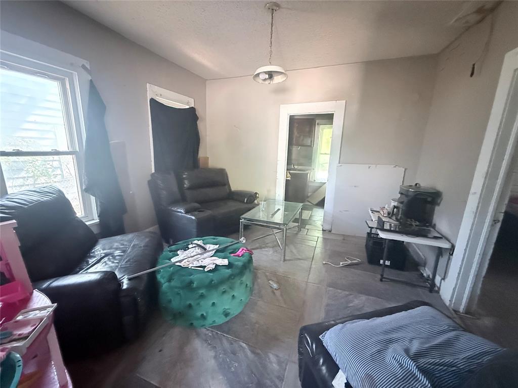 1250619 Property Photo 3