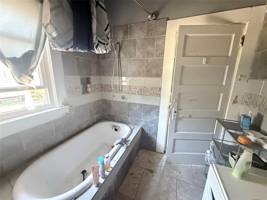 1250619 Property Photo 5