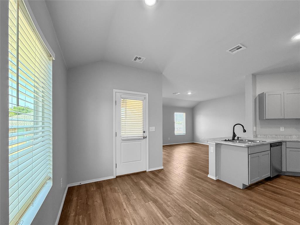 2014 Taylor Property Photo 5