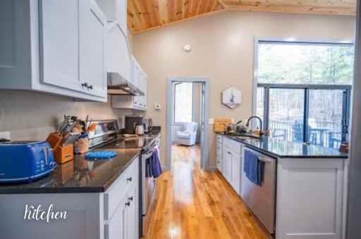 138 Pickleberry Trail Property Photo 4