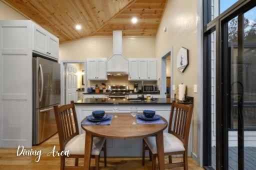 138 Pickleberry Trail Property Photo 6