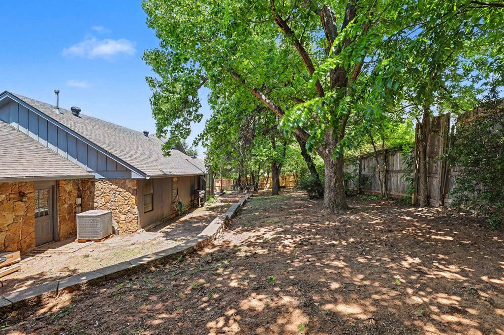 2028 Melody Lane Property Photo 27