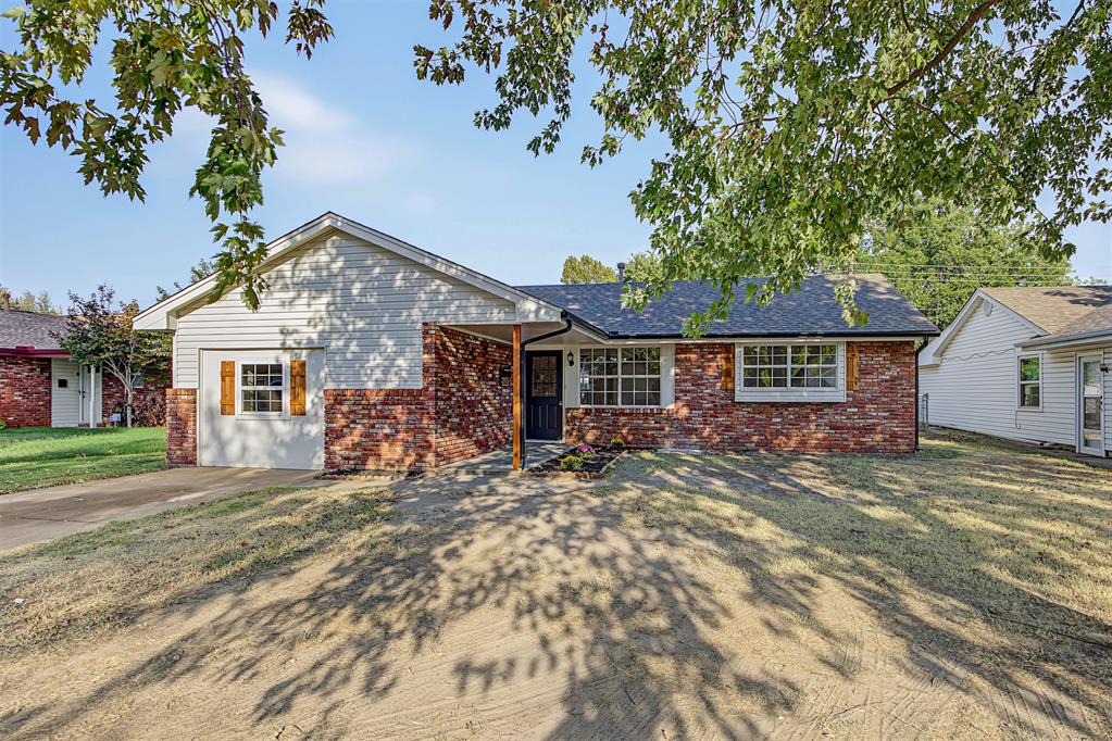 2608 N Reeves Avenue Property Photo 1