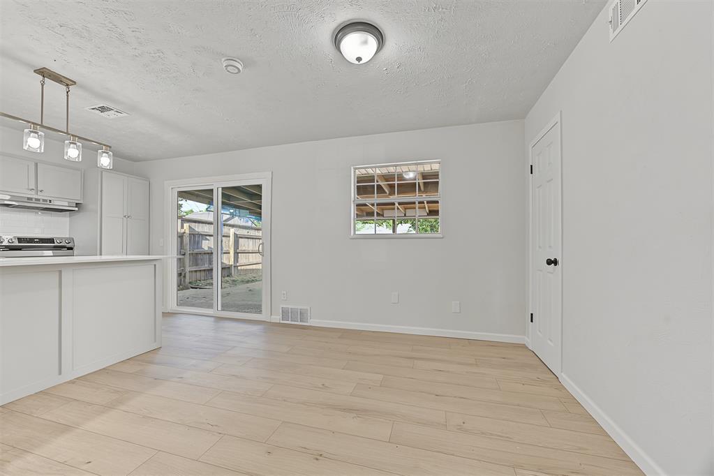 2608 N Reeves Avenue Property Photo 6