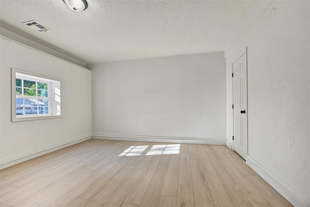 2608 N Reeves Avenue Property Photo 11