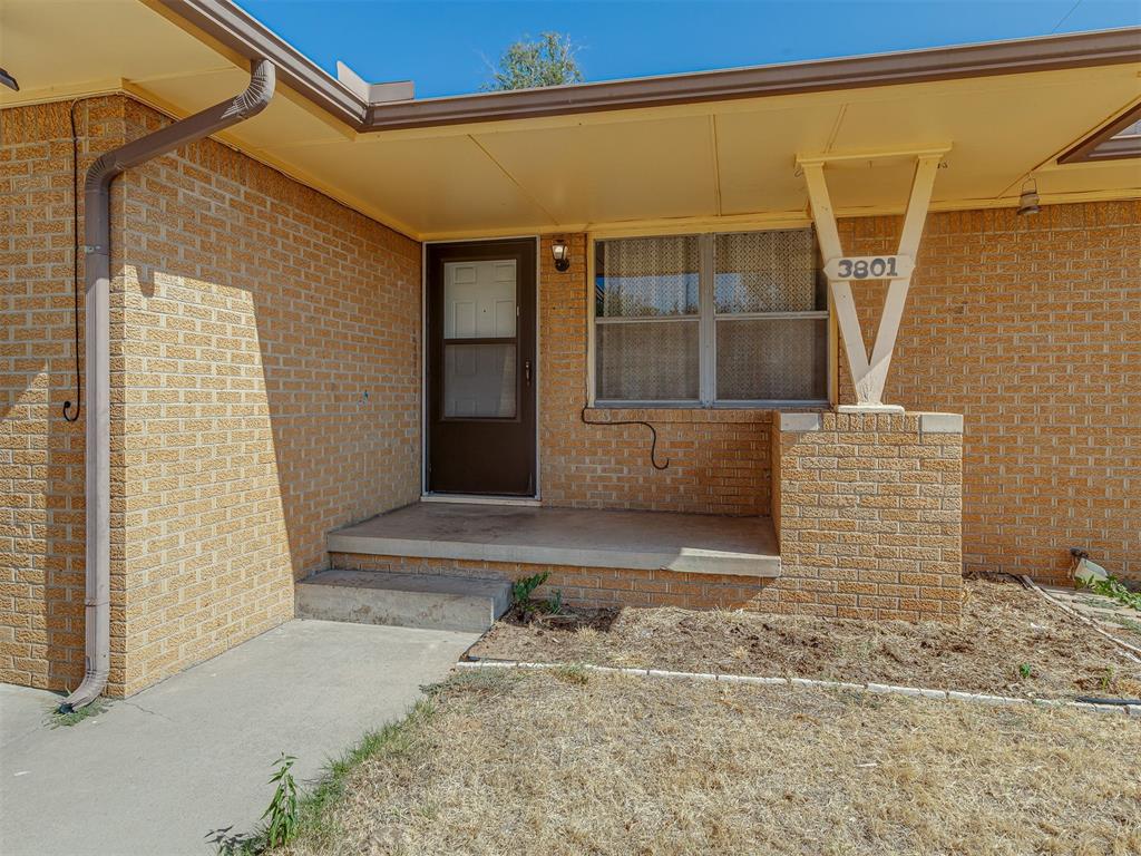 3801 Nw 51st Street Property Photo 5