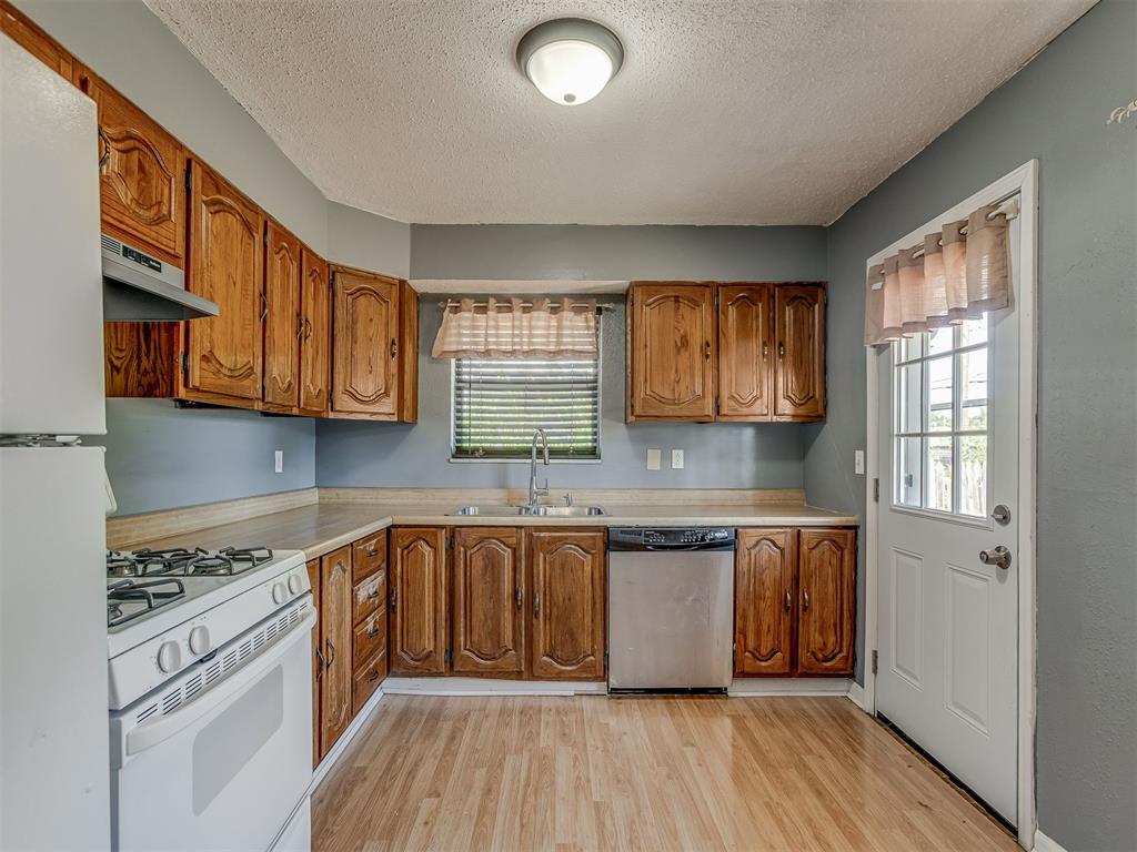 3801 Nw 51st Street Property Photo 14