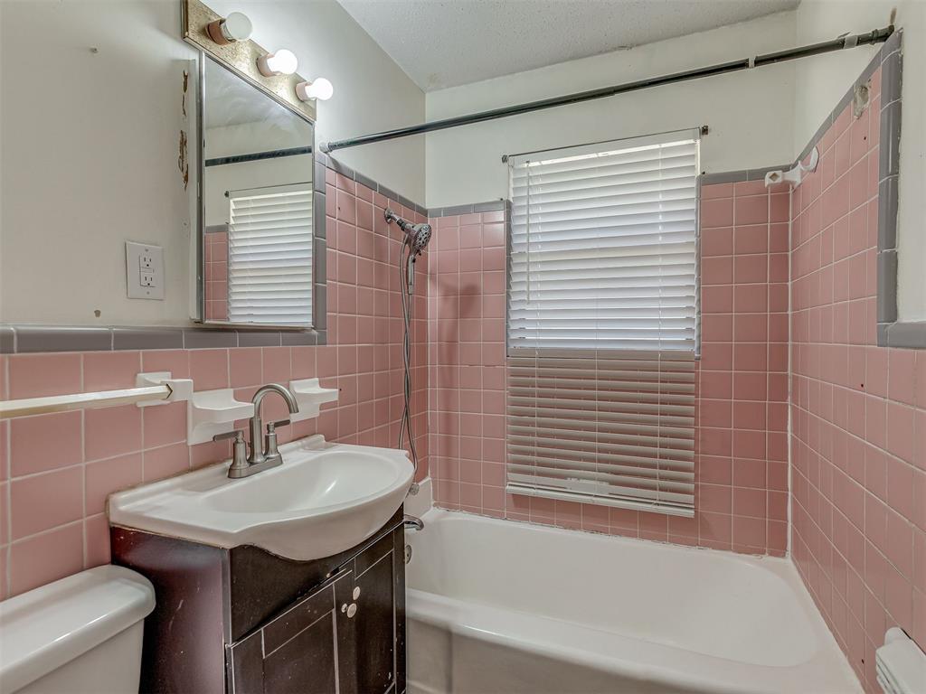 3801 Nw 51st Street Property Photo 24